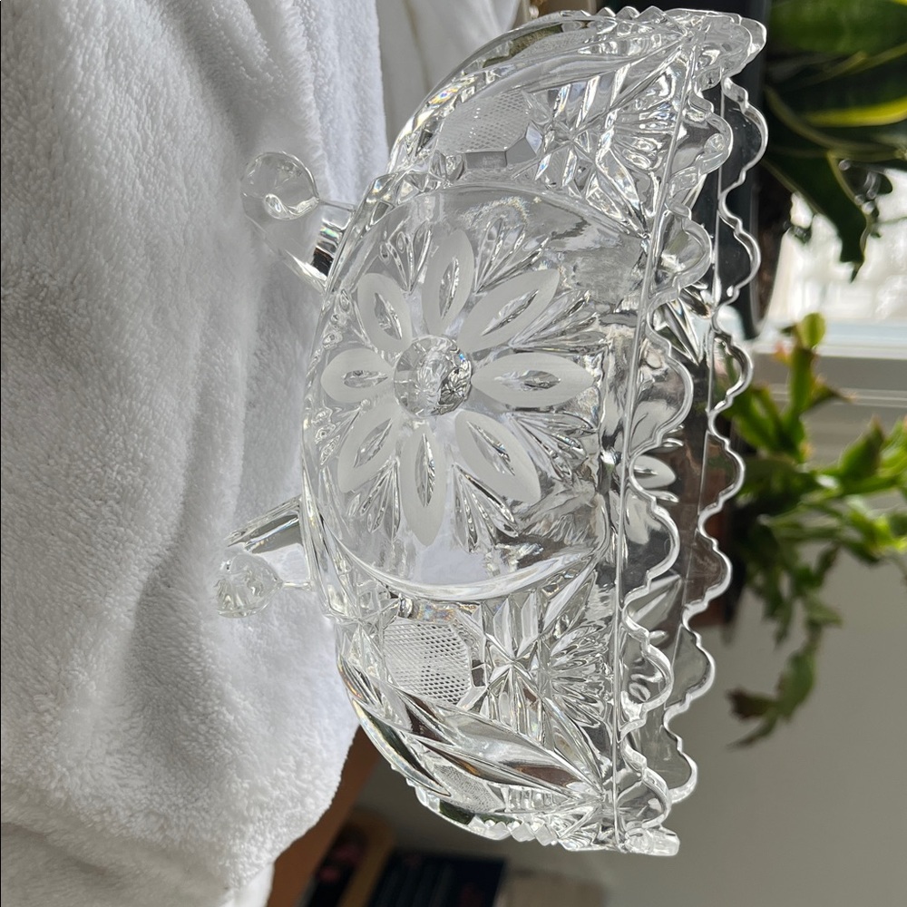 Elegant Crystal Vase